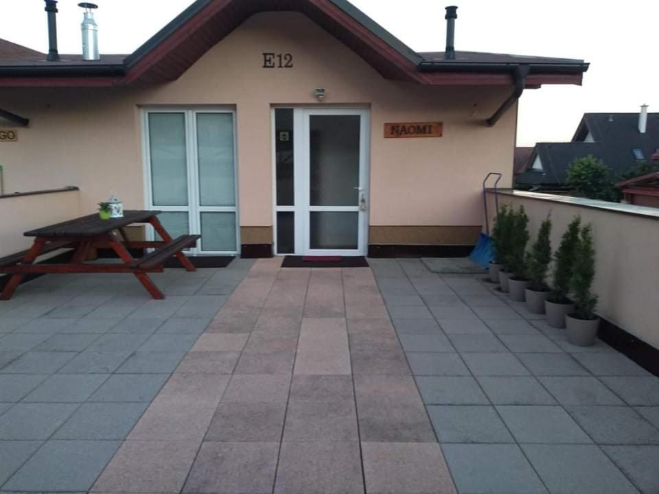 Apartman Naomi E12 Nova Lesna Luaran gambar